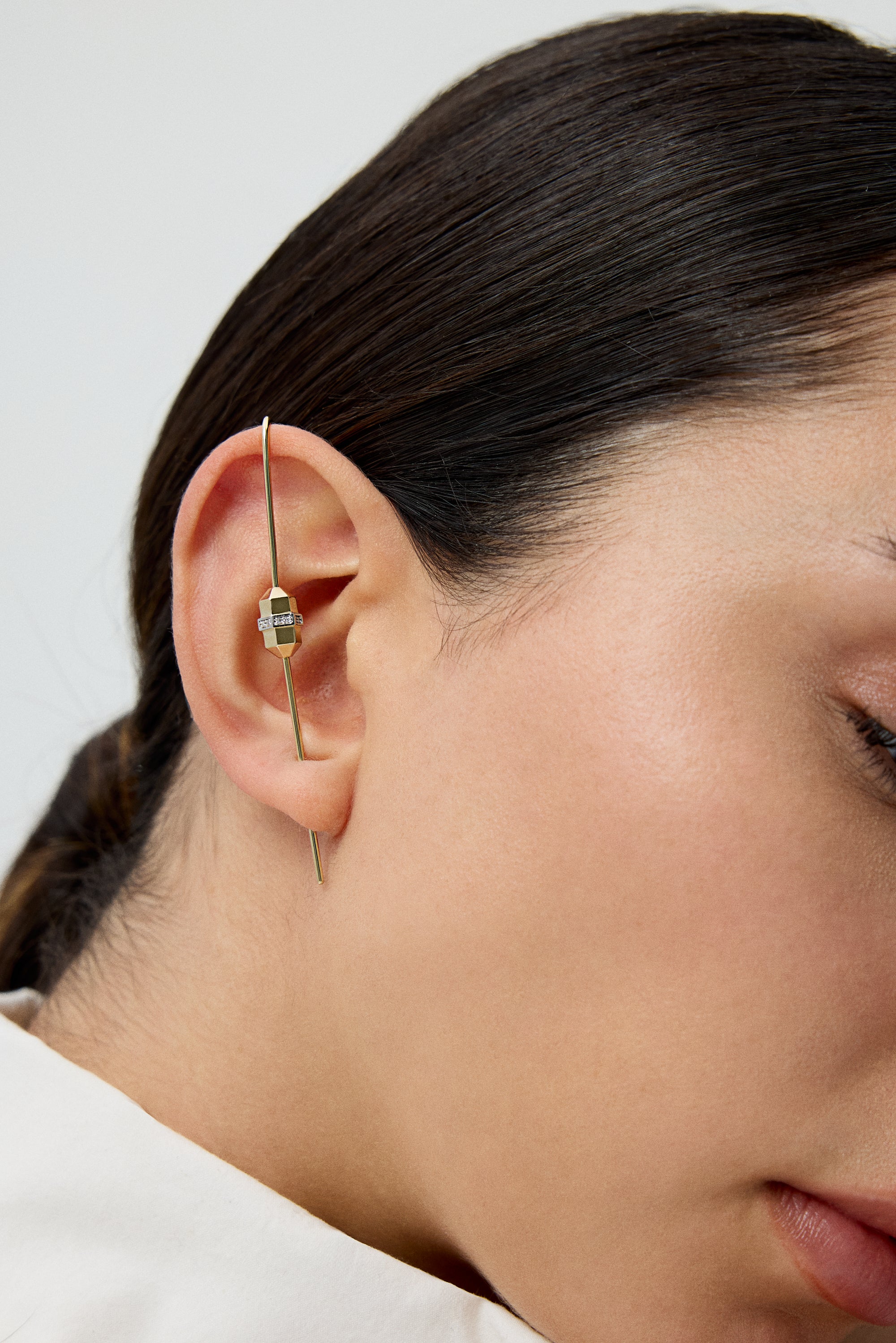 BULLETPROOF LINE GUARD EARRING-2