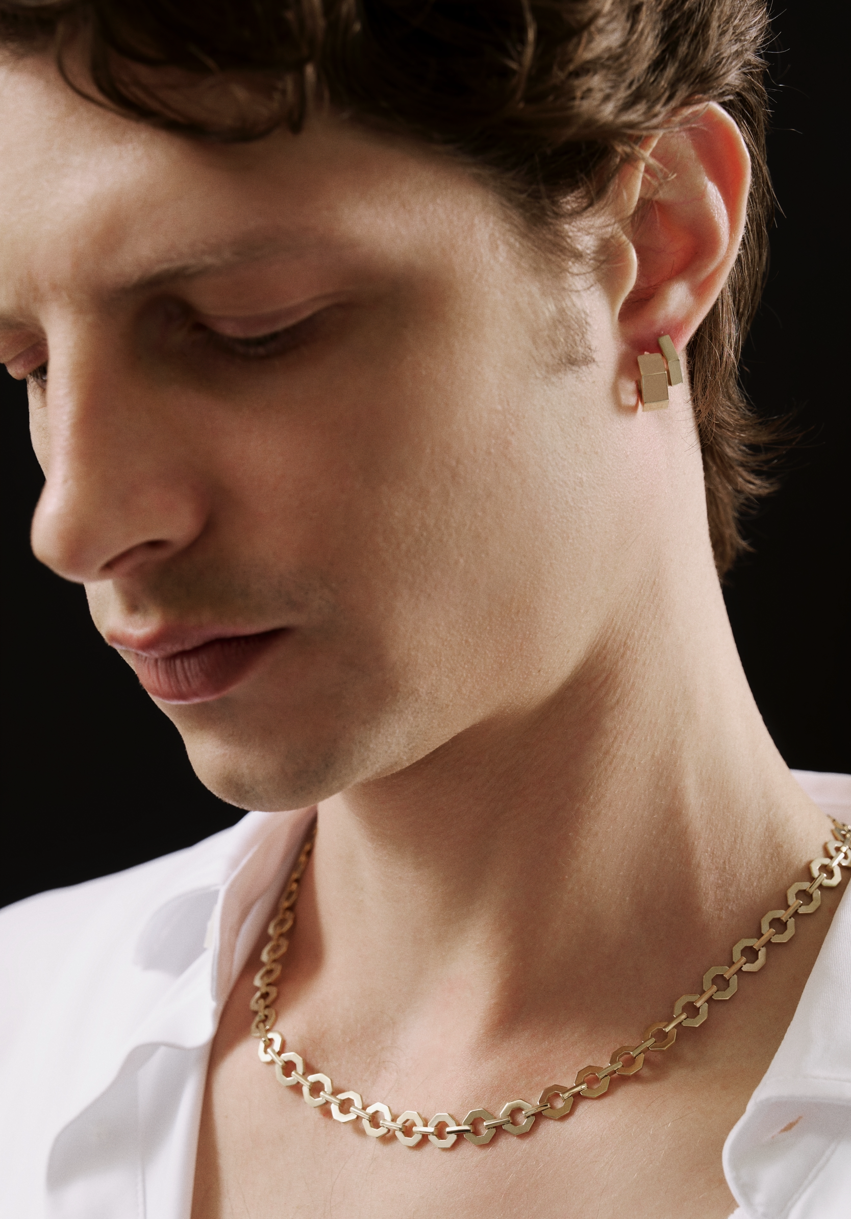 GOLDEN GRID HOOPS EARRING-2
