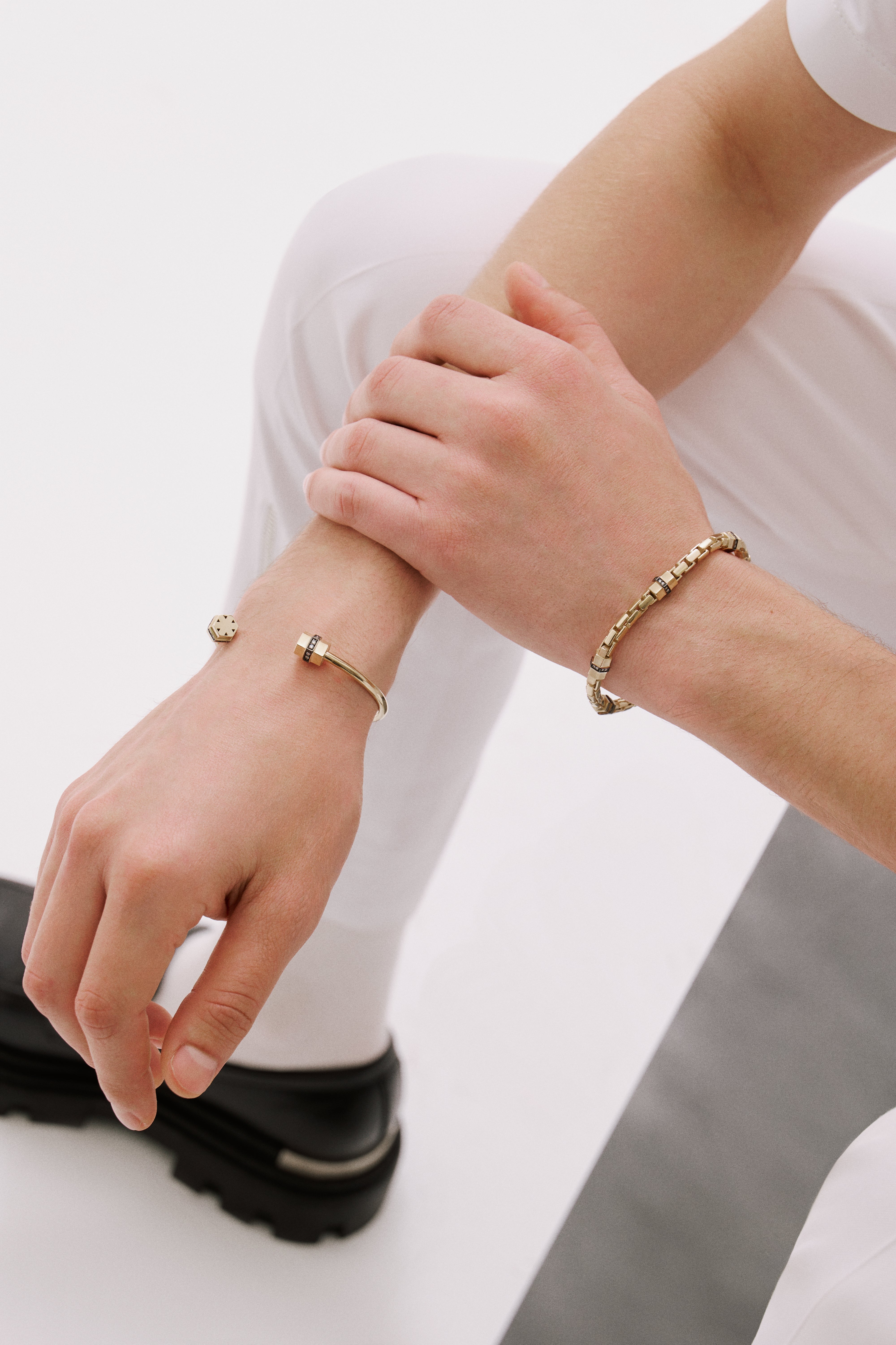 CLEAR DEFENSE CUFF BRACELET-3