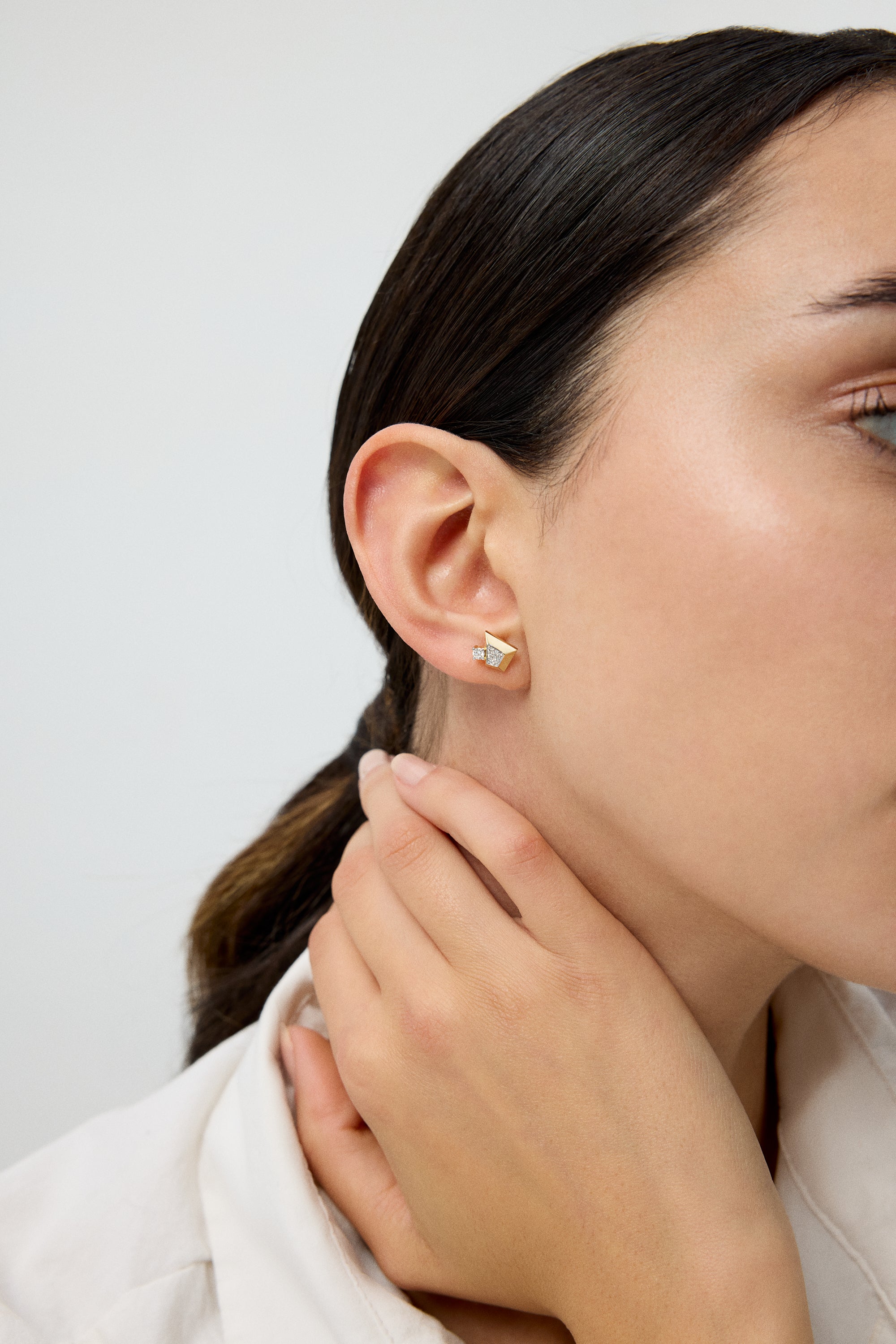 PIVOT STUD-3