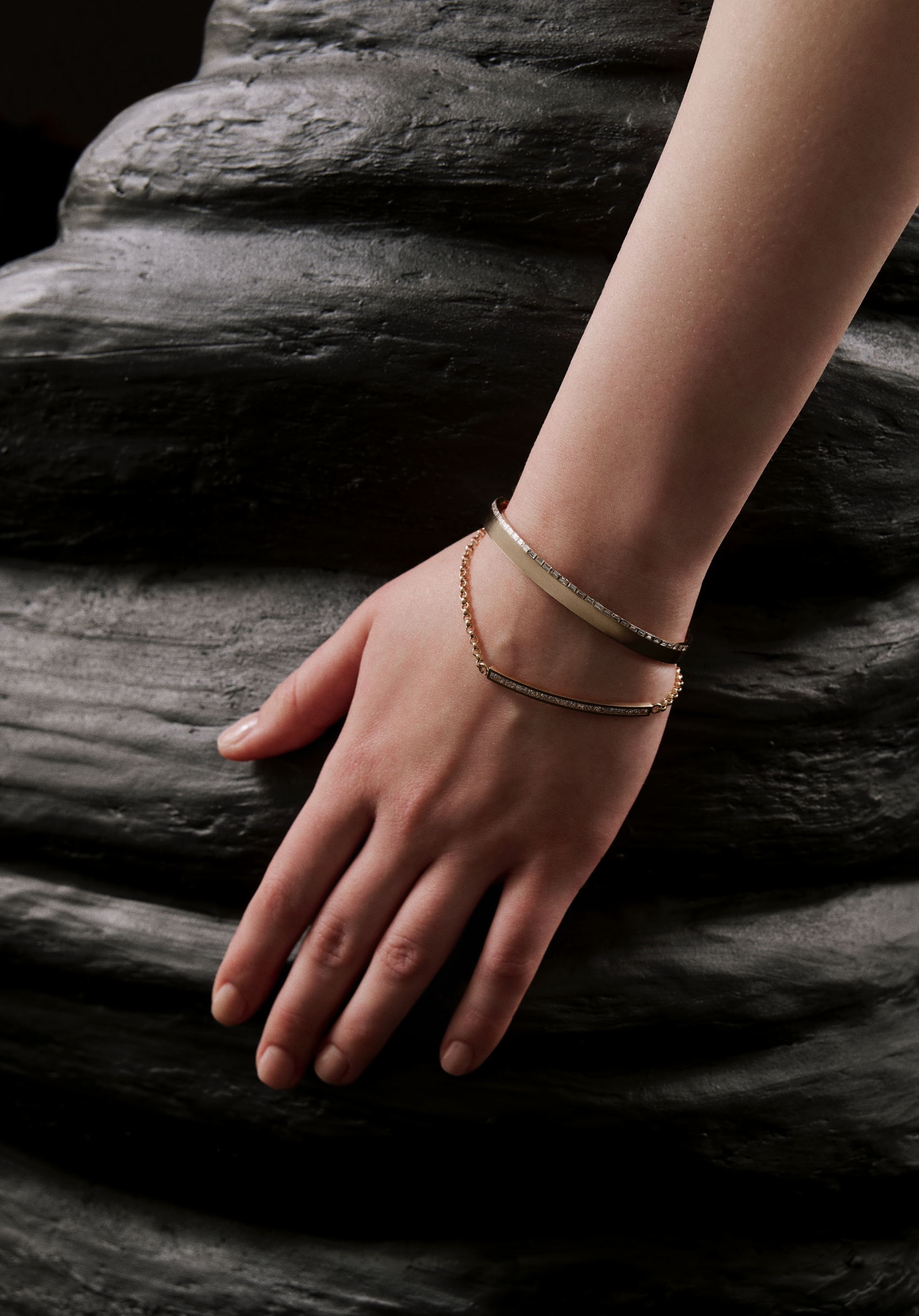 ENDLESS SPARK CUFF BRACELET-4